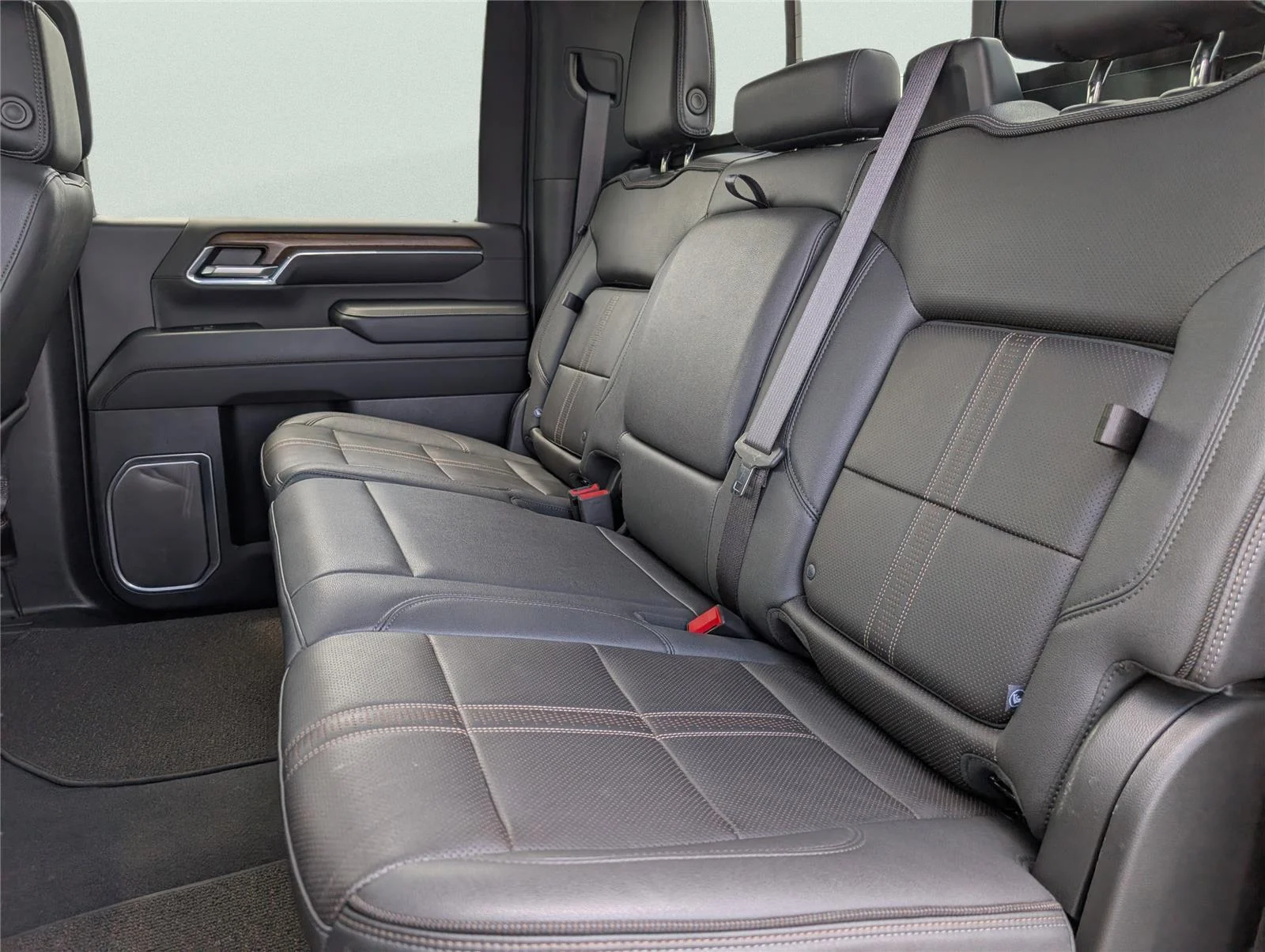 Used 2024 Black Chevrolet High Country image 32