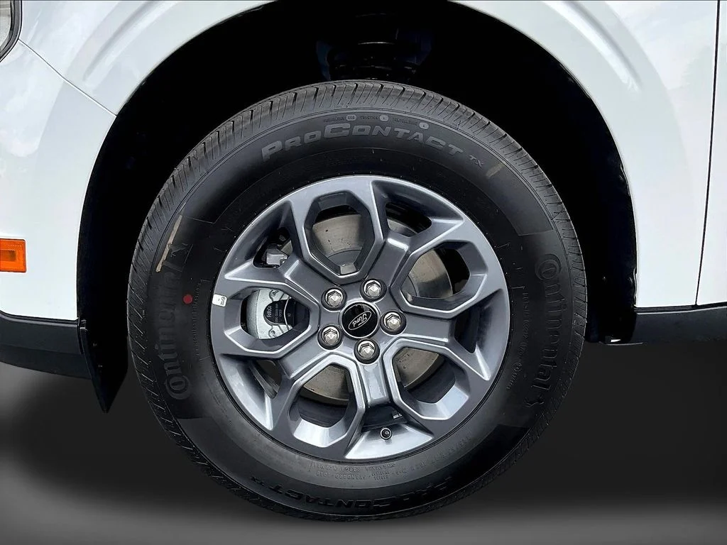 New 2026 Oxford White Ford XLT image 13