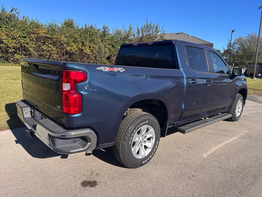 Used 2021 Blue Metallic Chevrolet LT image 9