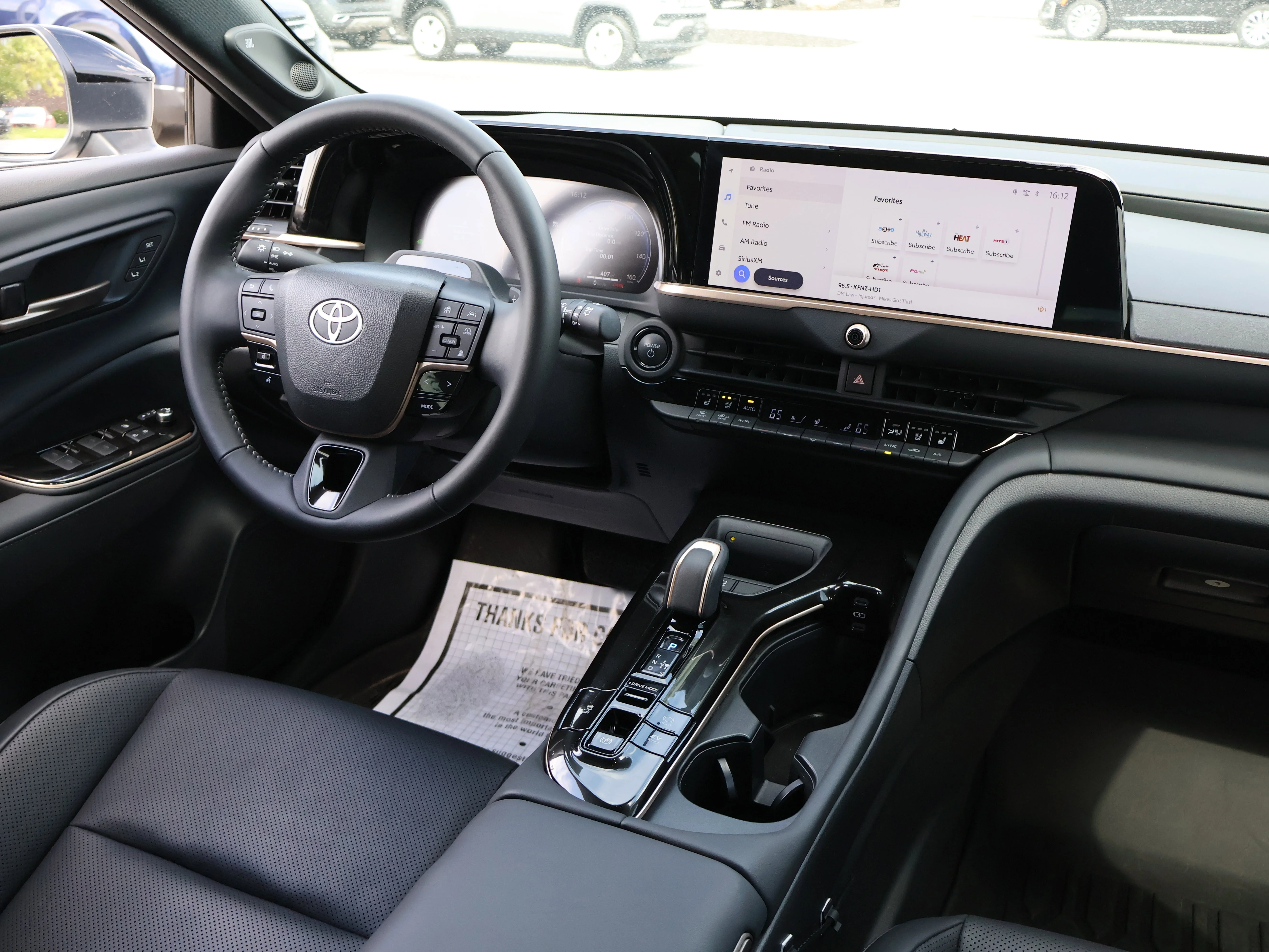 Used 2025 Oxygen White Toyota Limited image 12