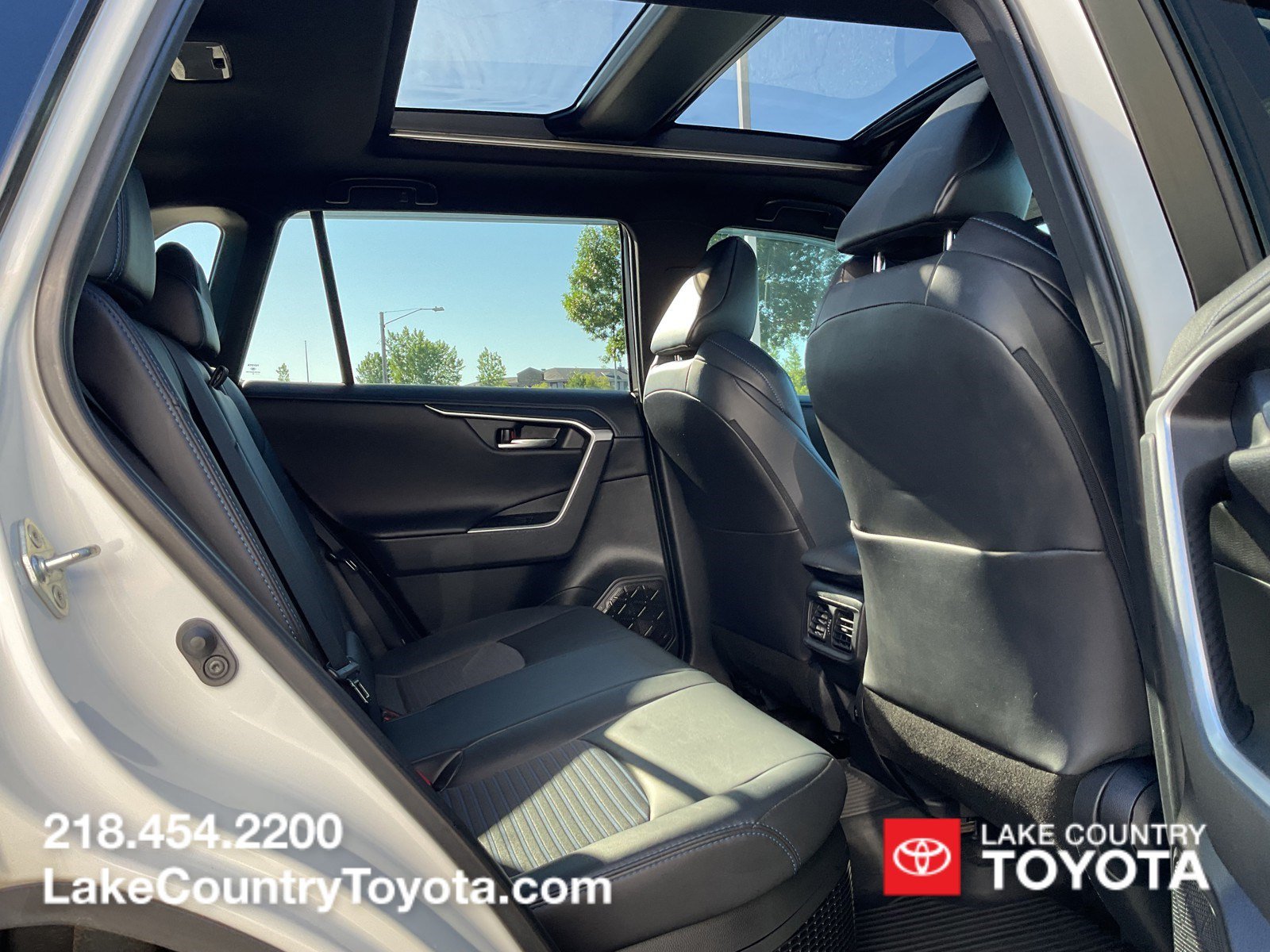Used 2020 Blizzard Pearl Toyota XSE image 16