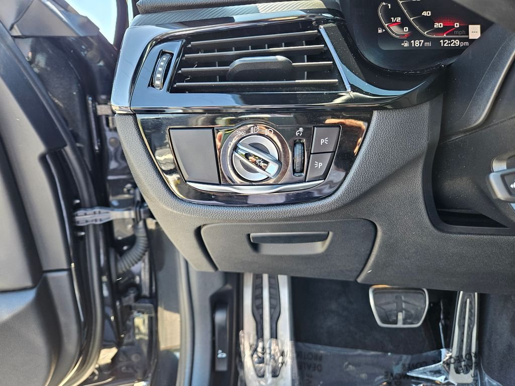 Used 2020 Black Sapphire Metallic BMW Base image 33