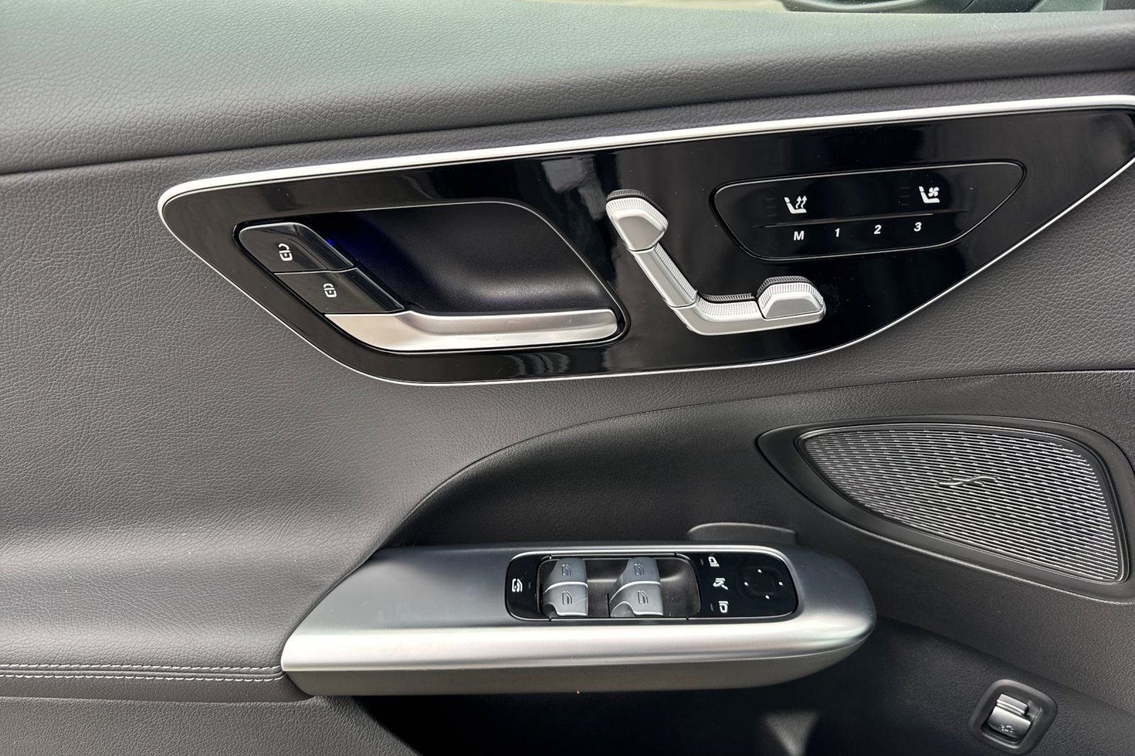 New 2026 Selenite Grey Metallic Mercedes-Benz C 300 image 23