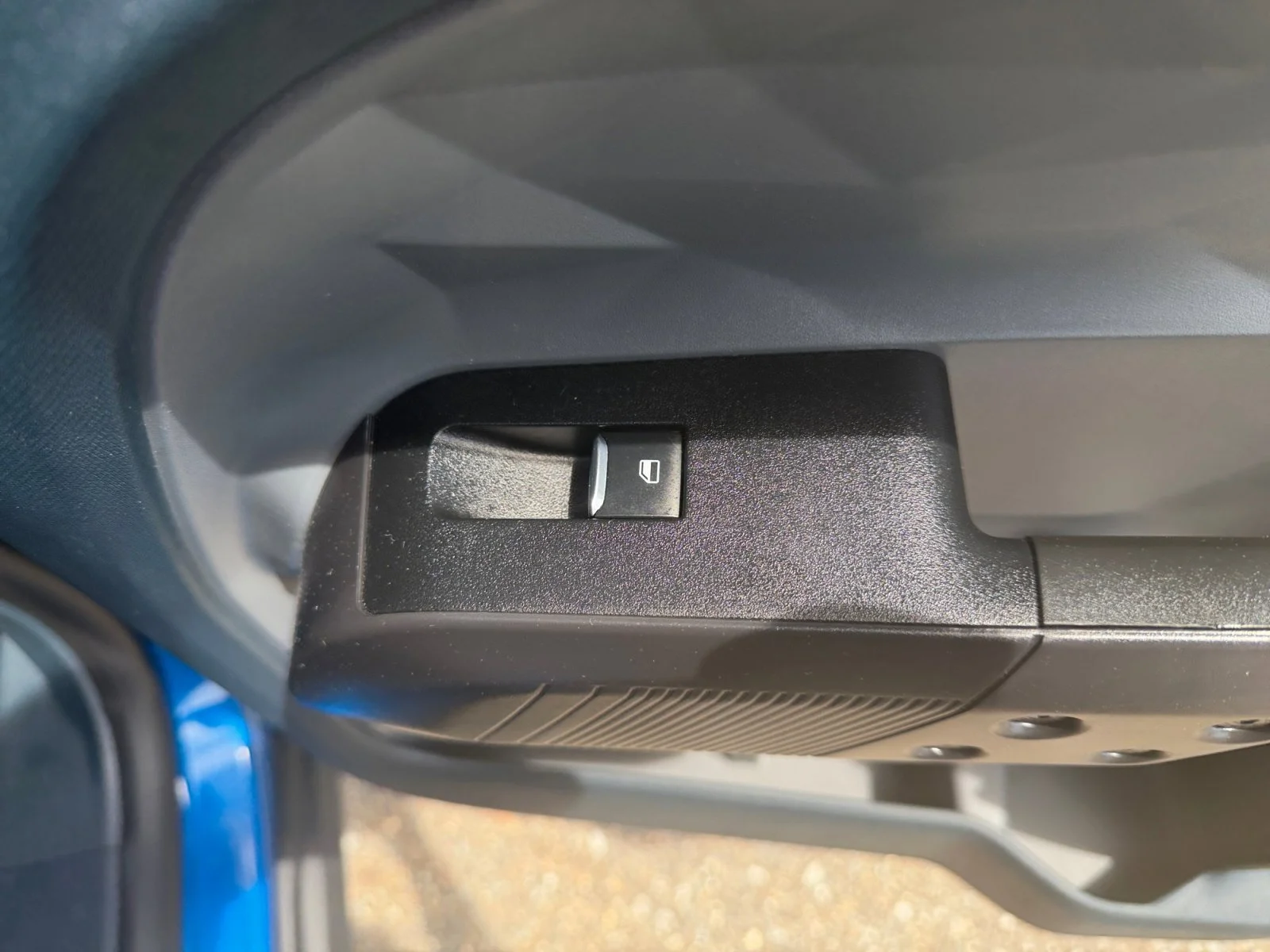 Used 2025 Blue Ford XL image 32