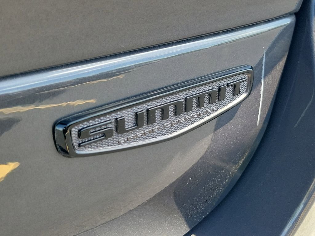 New 2026 Baltic Gray Metallic Clear-Coat Exterior Paint Jeep Summit image 7