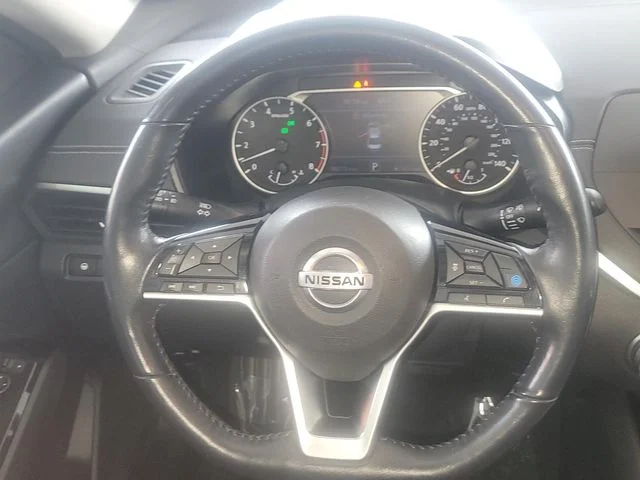 Used 2020 Red Nissan 2.5 SV image 14