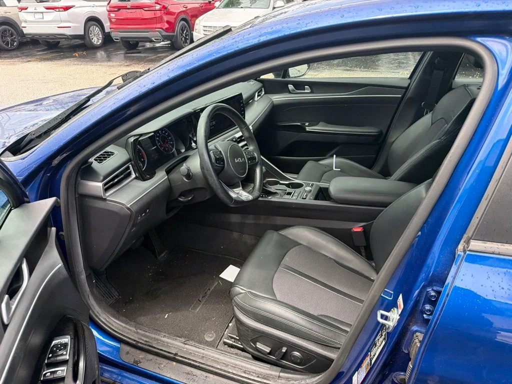 Used 2024 Sapphire Blue Kia GT-Line image 5