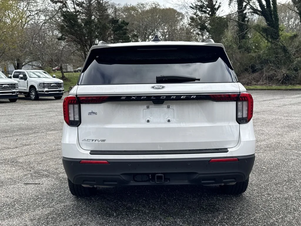 New 2026 Star White Metallic Tri-Coat Ford Active image 6