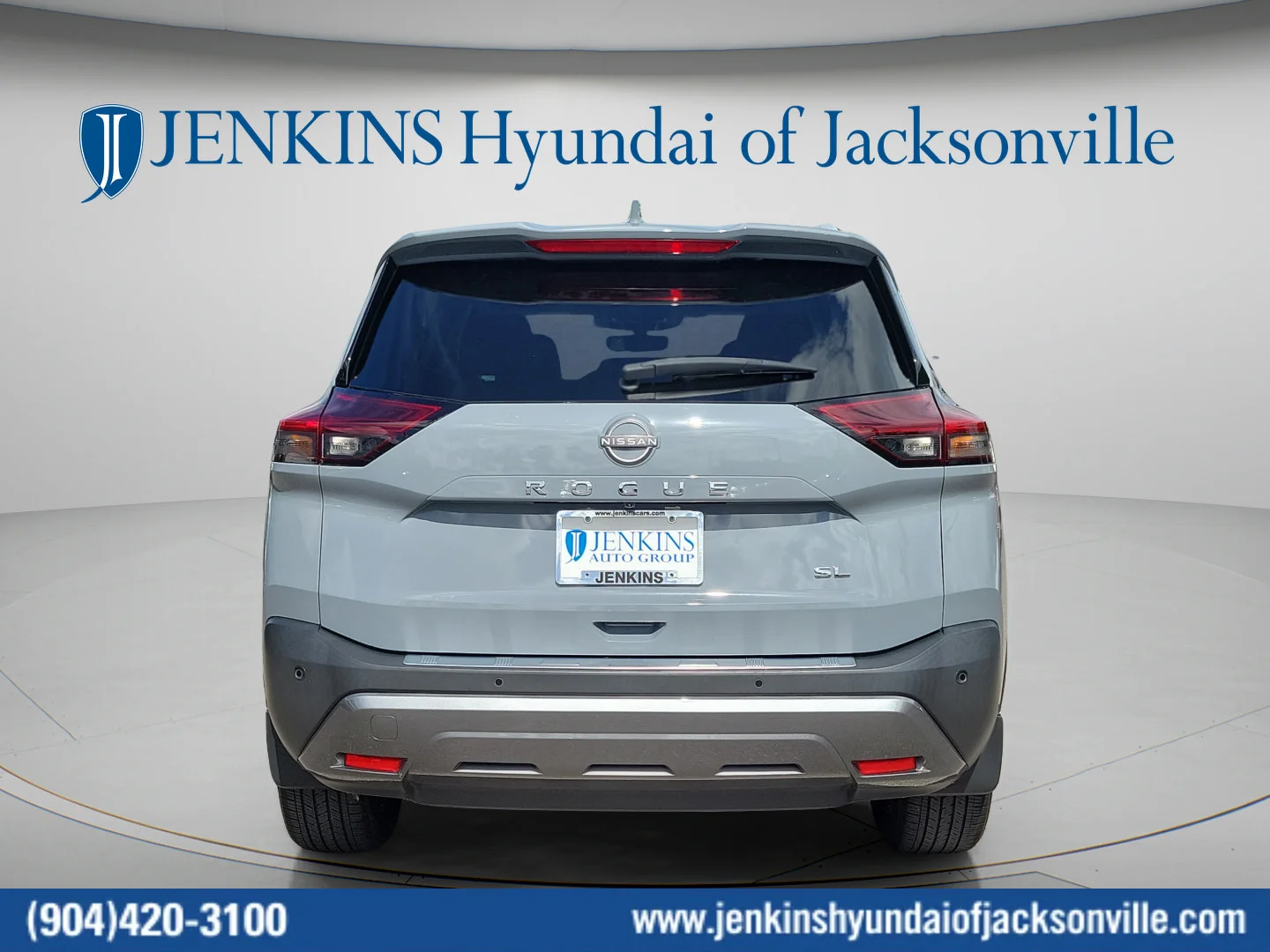 Used 2023 Boulder Gray Pearl Nissan SL image 4