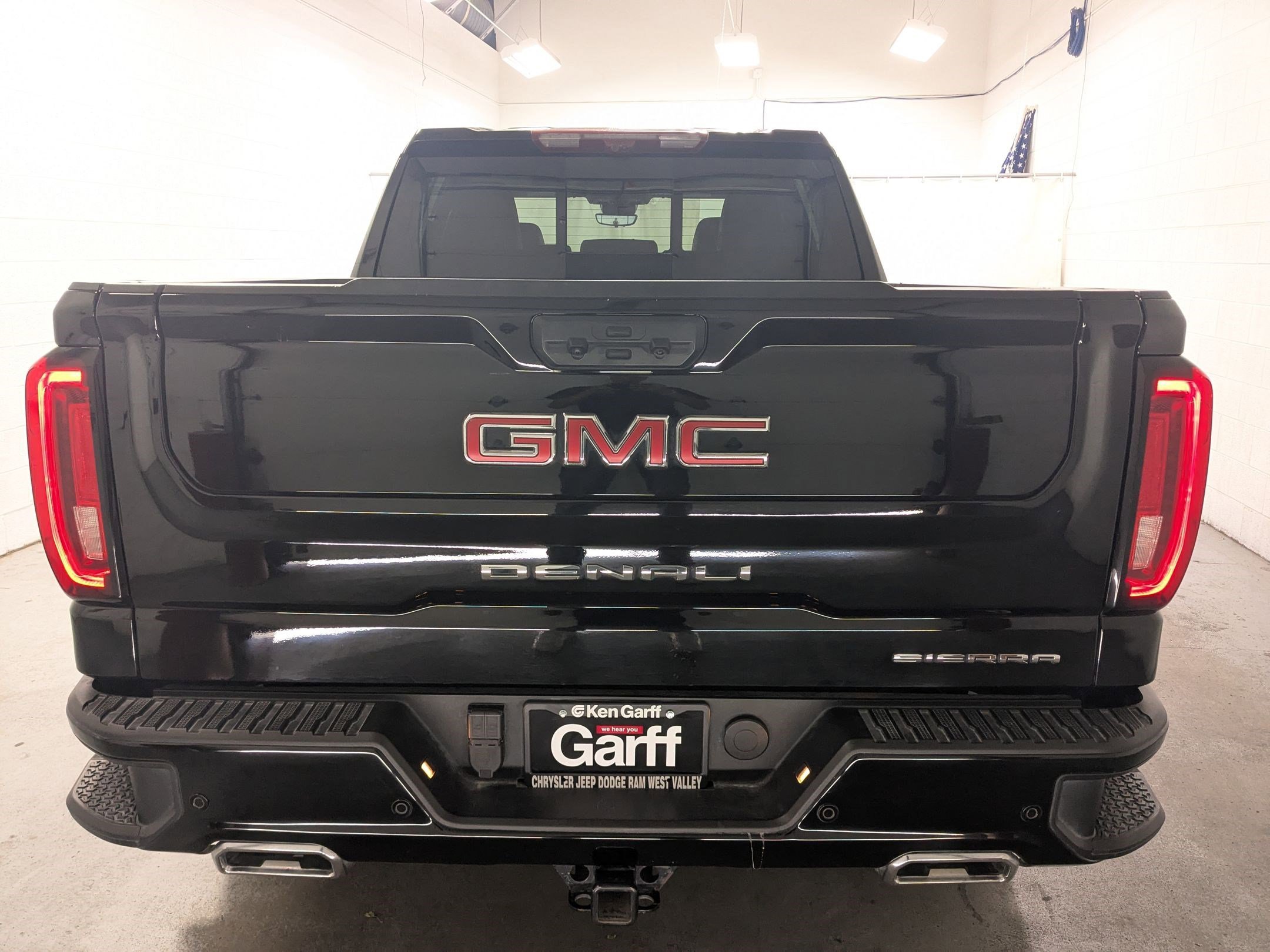 Used 2024 White GMC Denali image 5