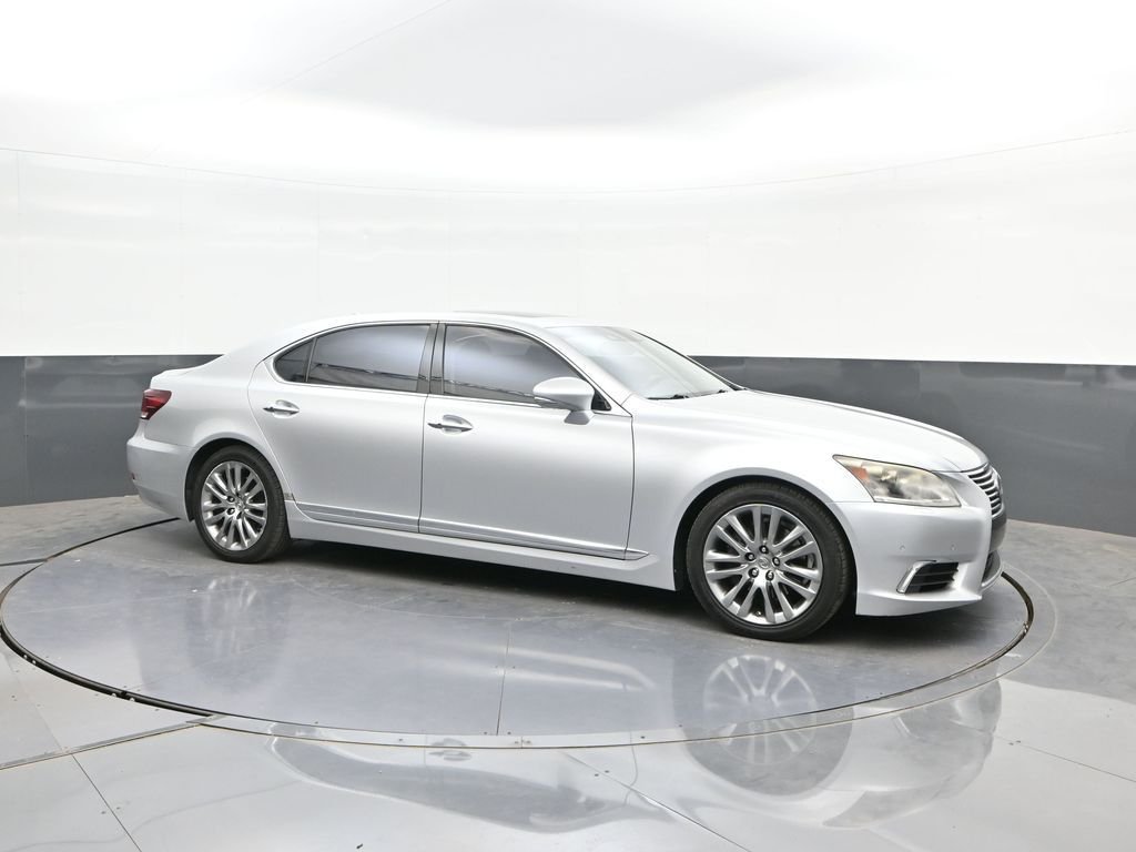 Used 2013 Silver Lexus 460 L image 17