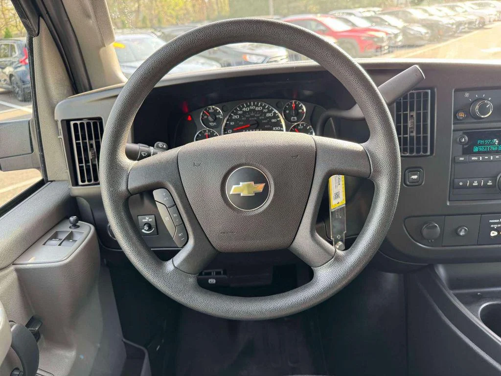 2023 Chevrolet Express Cargo Work Van - Photo 21