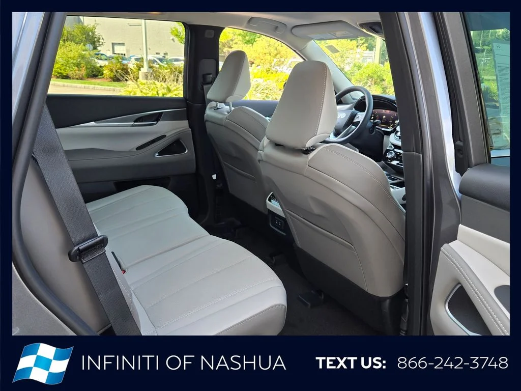New 2027 GRAPHITE SHADOW INFINITI Luxe AWD image 17