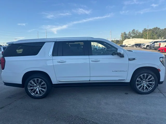 Used 2023 White GMC Denali image 6