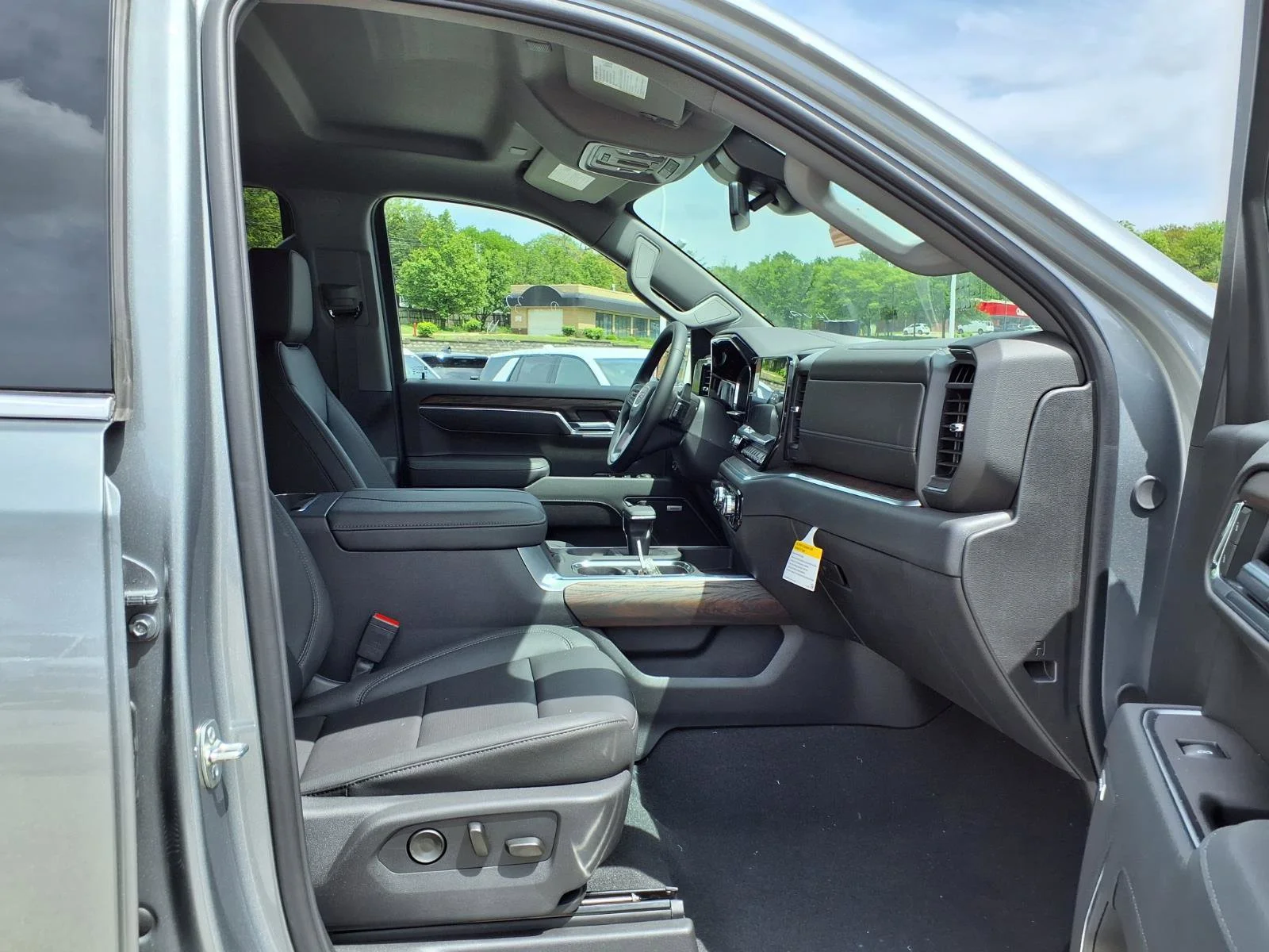 2026 GMC Sierra 1500 SLT - Photo 20