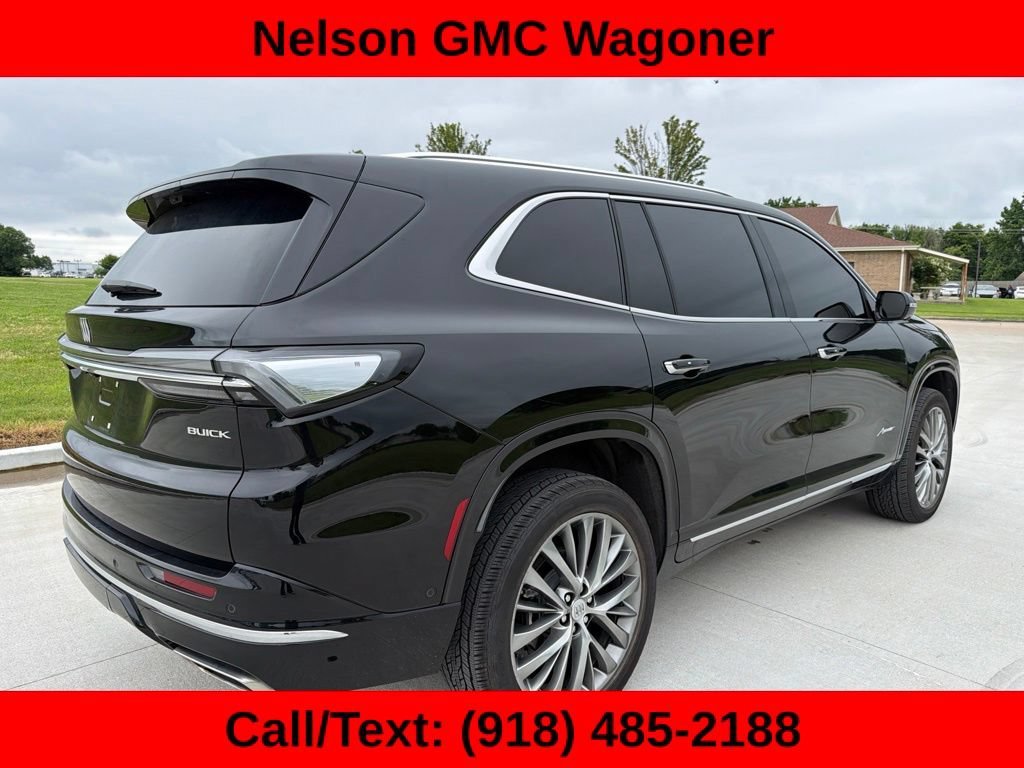 Used 2025 Ebony Twilight Metallic Buick Avenir image 5