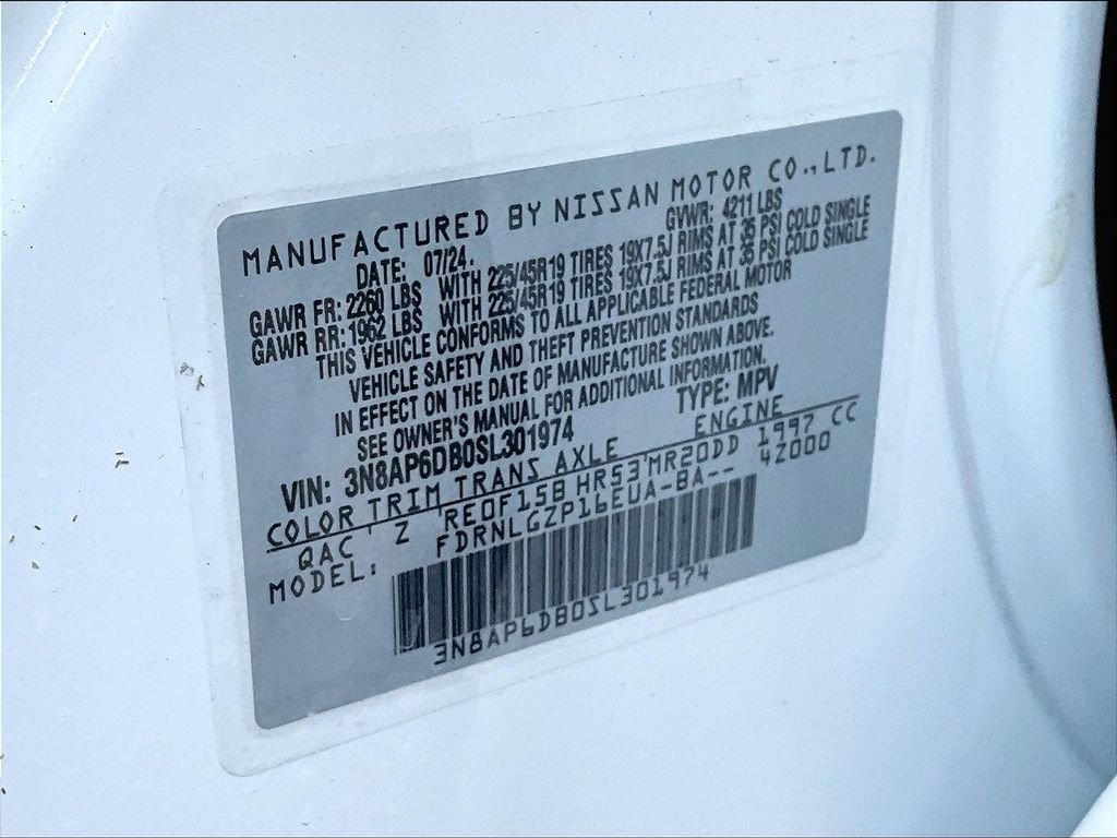 Used 2025 White Nissan SR image 17