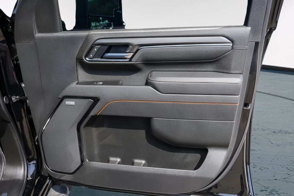 Used 2025 Black GMC AT4 image 31
