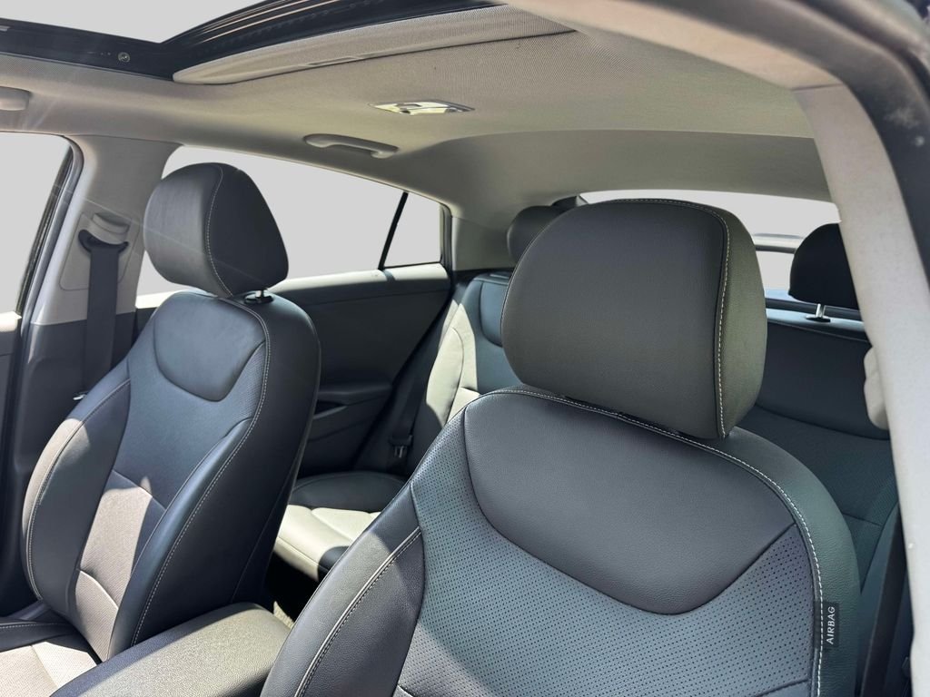 Used 2019 Black Hyundai Limited image 17