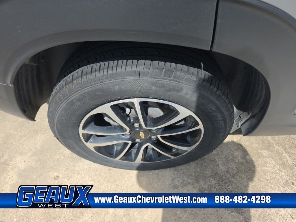 Used 2025 Gray Chevrolet LT image 33
