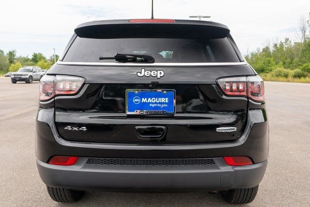 Used 2019 Black Jeep Latitude image 7