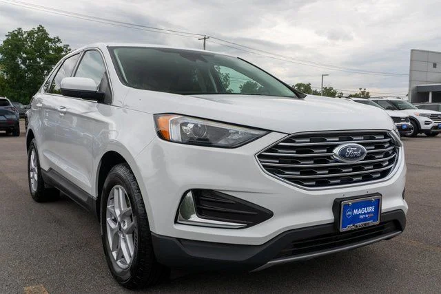 Used 2022 White Ford SEL image 4