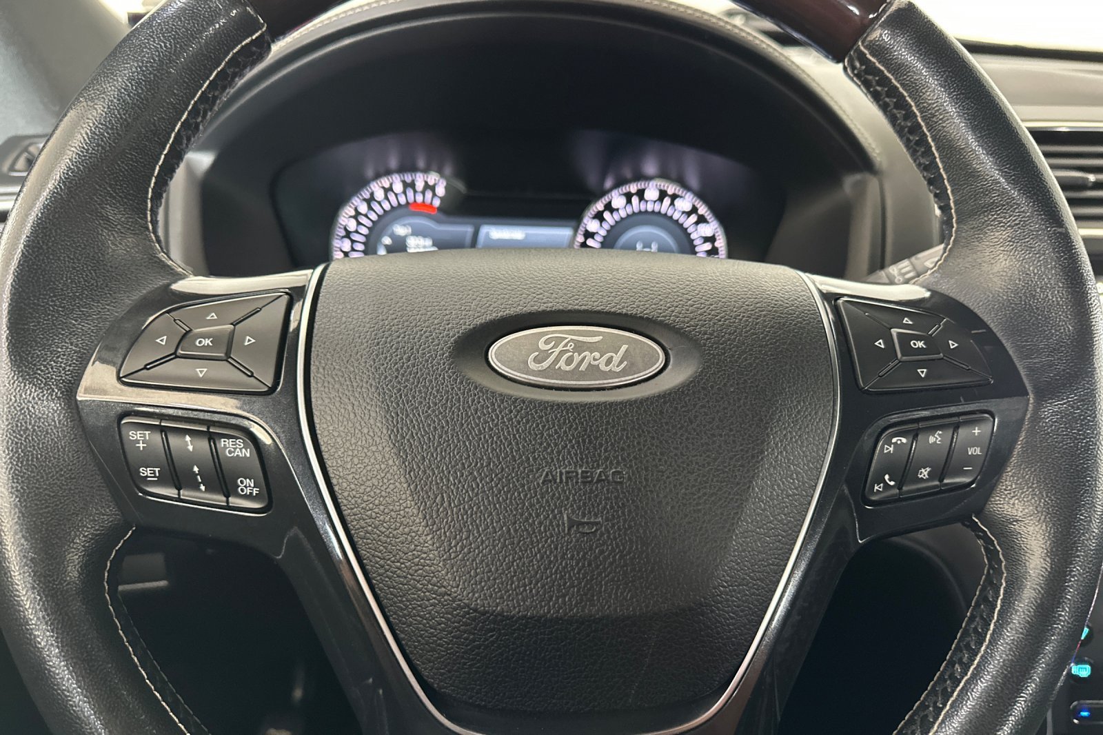 Used 2018 Gray Ford Platinum image 26