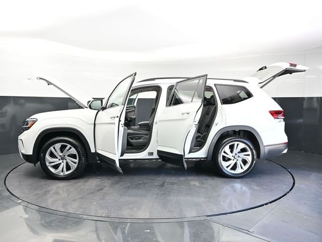 Used 2023  Volkswagen 3.6L V6 SE w/Technology image 33