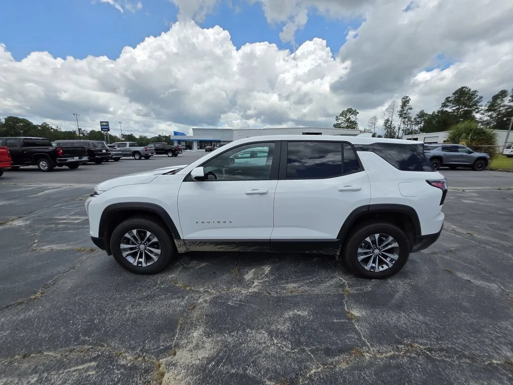 Used 2026 Summit White Chevrolet LT image 2