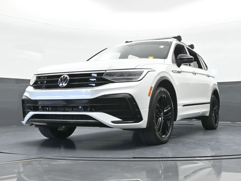 Used 2022 Oryx White Pearl Volkswagen 2.0T SE R-Line Black image 52