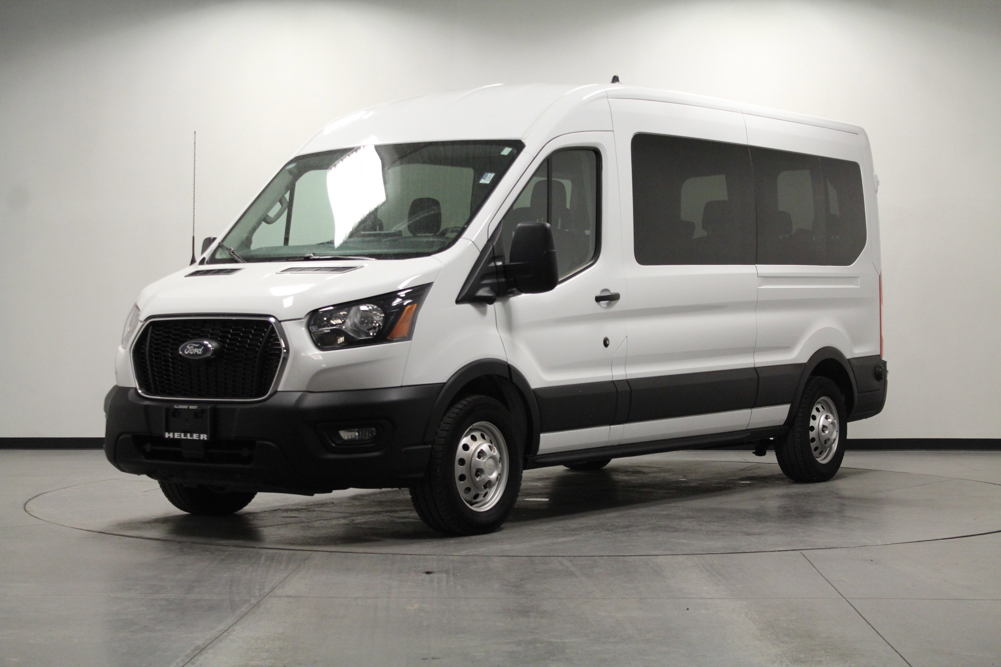 2024 Ford Transit Passenger Van XL - Photo 8