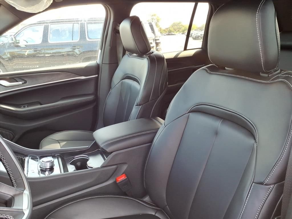 Used 2025 Red Jeep Limited image 10