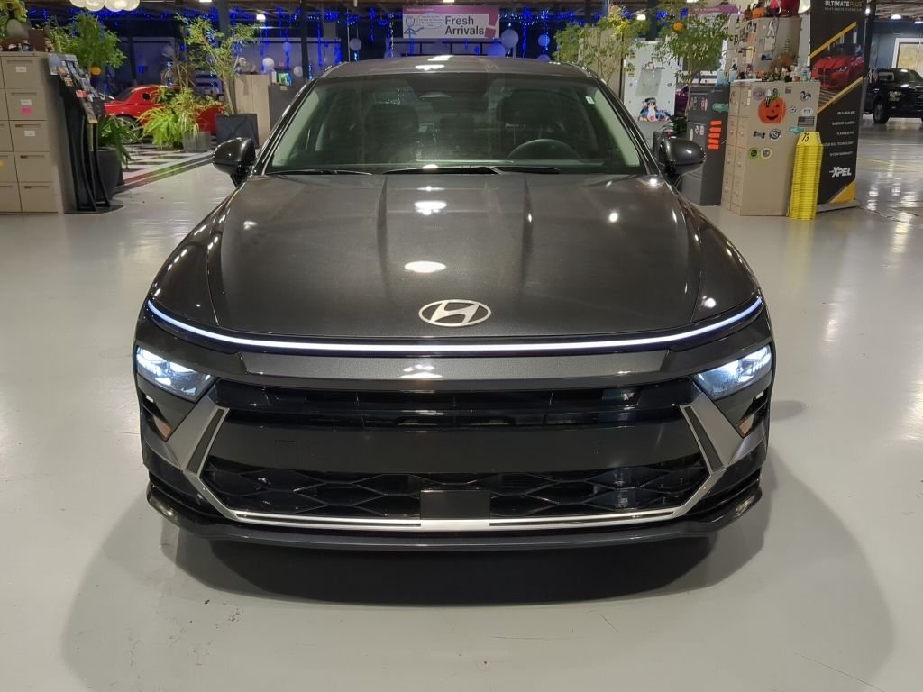 Certified Used 2025 Gray Hyundai SEL image 3