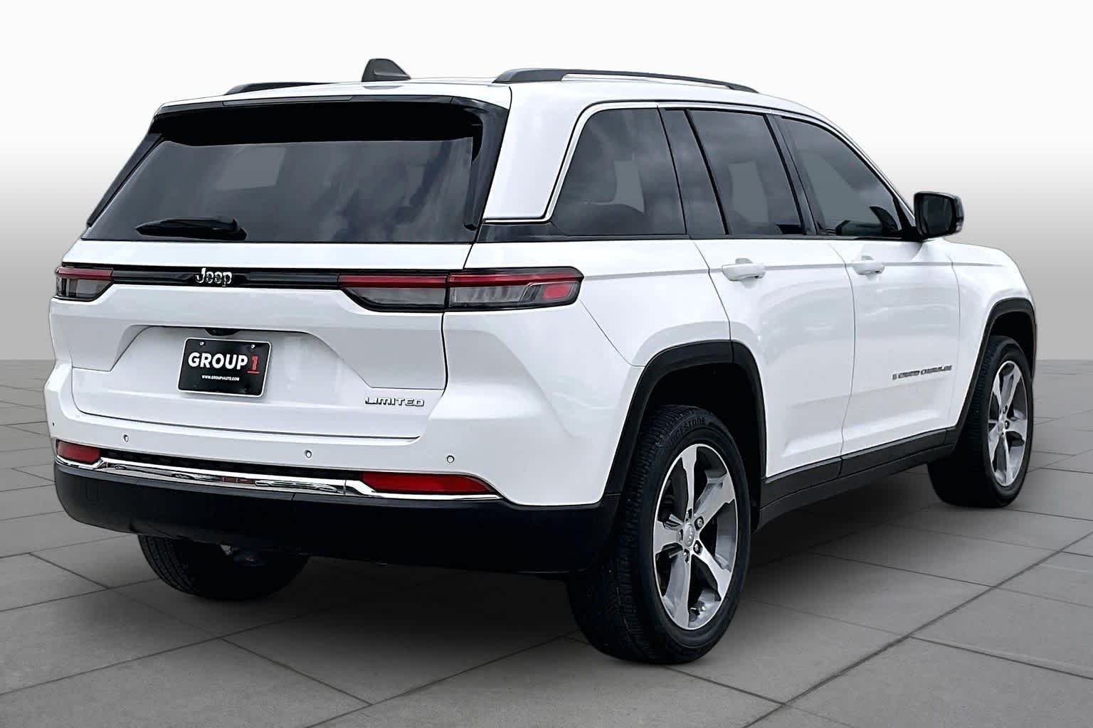 Used 2023 Bright White Clearcoat Jeep Limited image 13