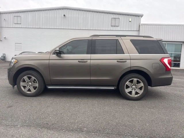 Used 2018 Gray Ford XLT image 2