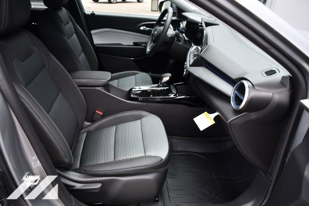 2026 Chevrolet Trax LT - Photo 28