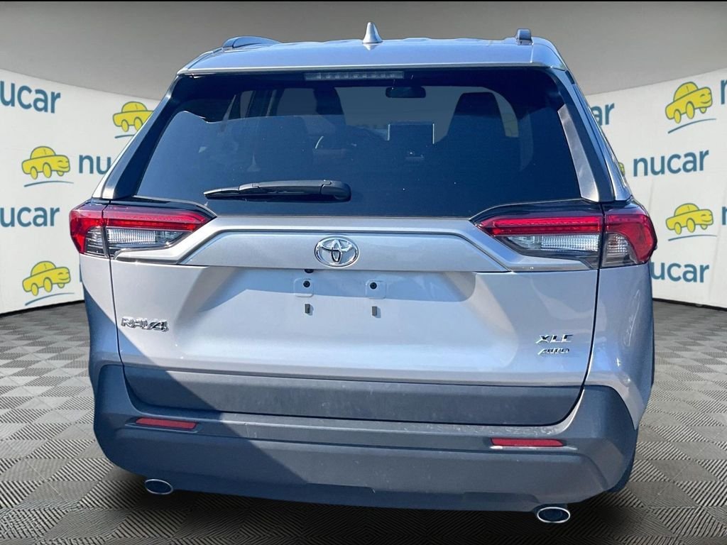 Used 2025 Silver Toyota XLE image 3