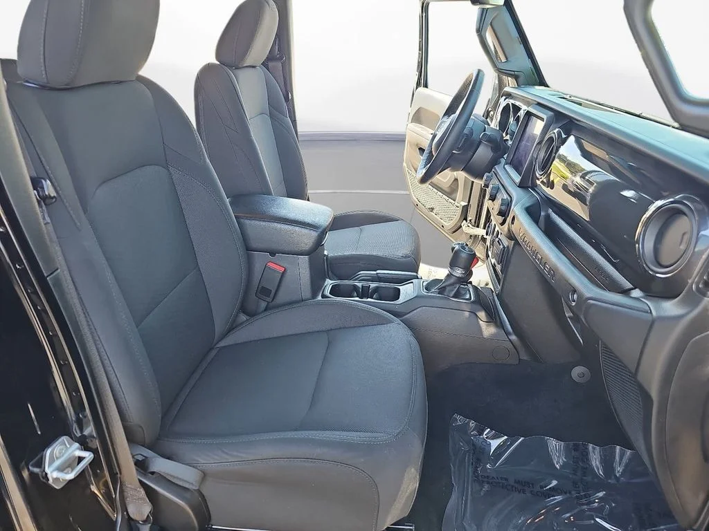 Used 2022 Black Jeep Unlimited Sport Altitude image 10