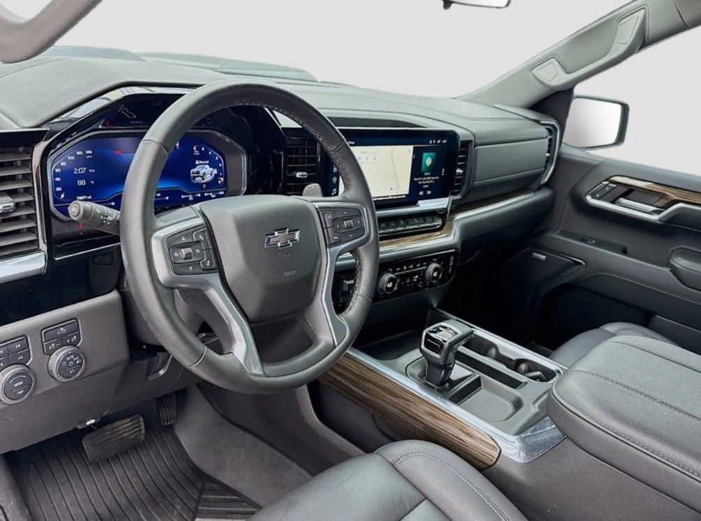 Used 2024 White Chevrolet LT Trail Boss image 7