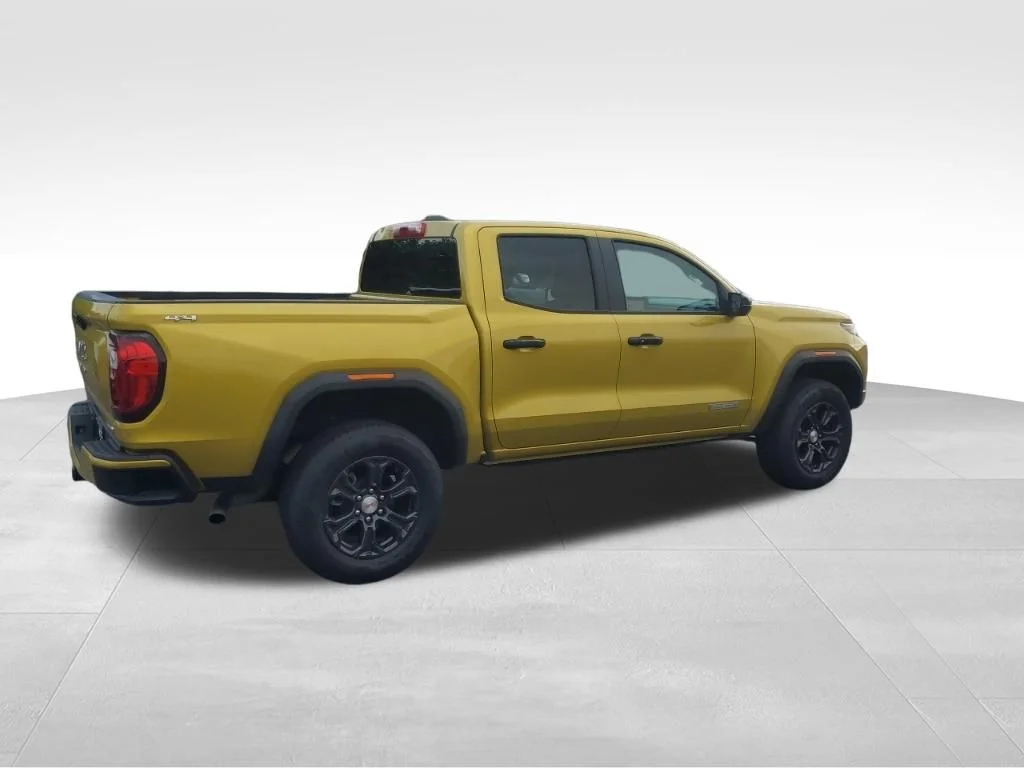 Used 2023 Red GMC Elevation image 9