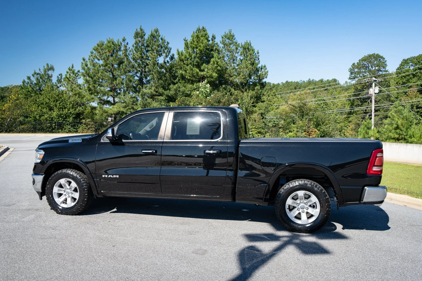 Used 2022 Black Ram Laramie image 7