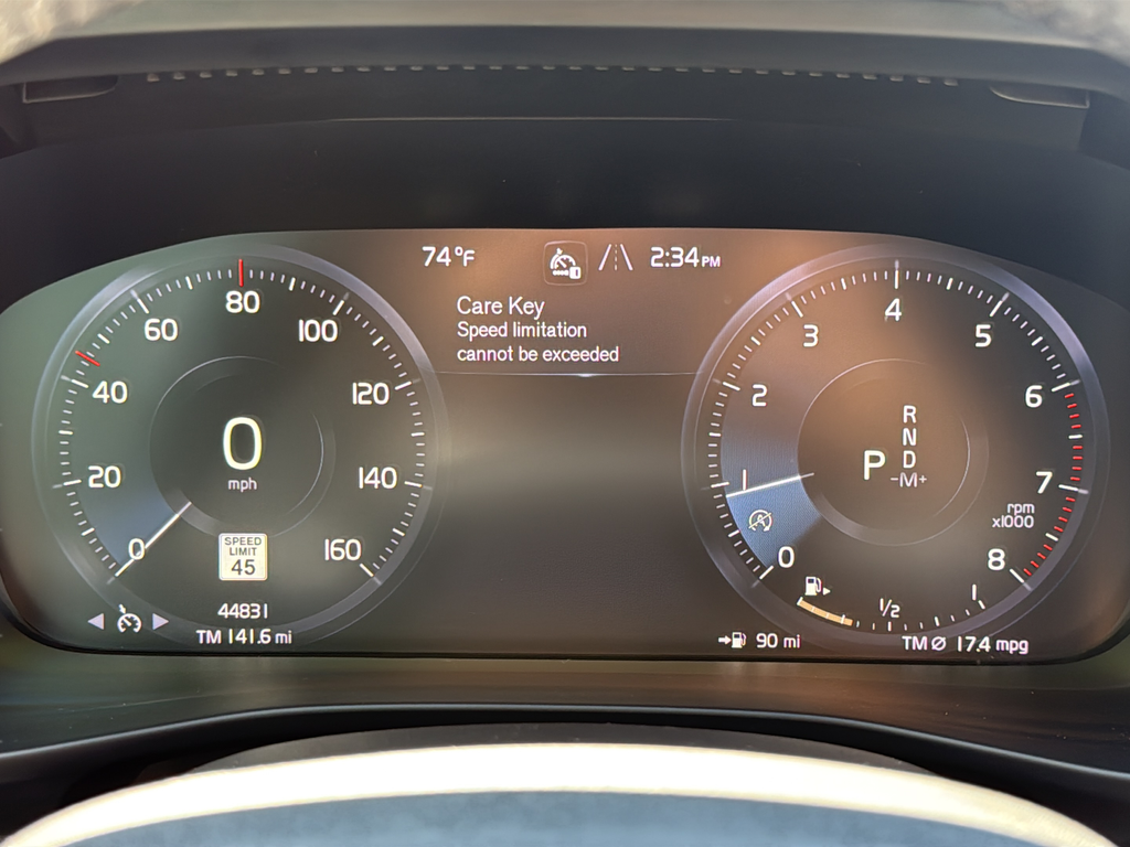 Used 2021 Blue Volvo Momentum image 7