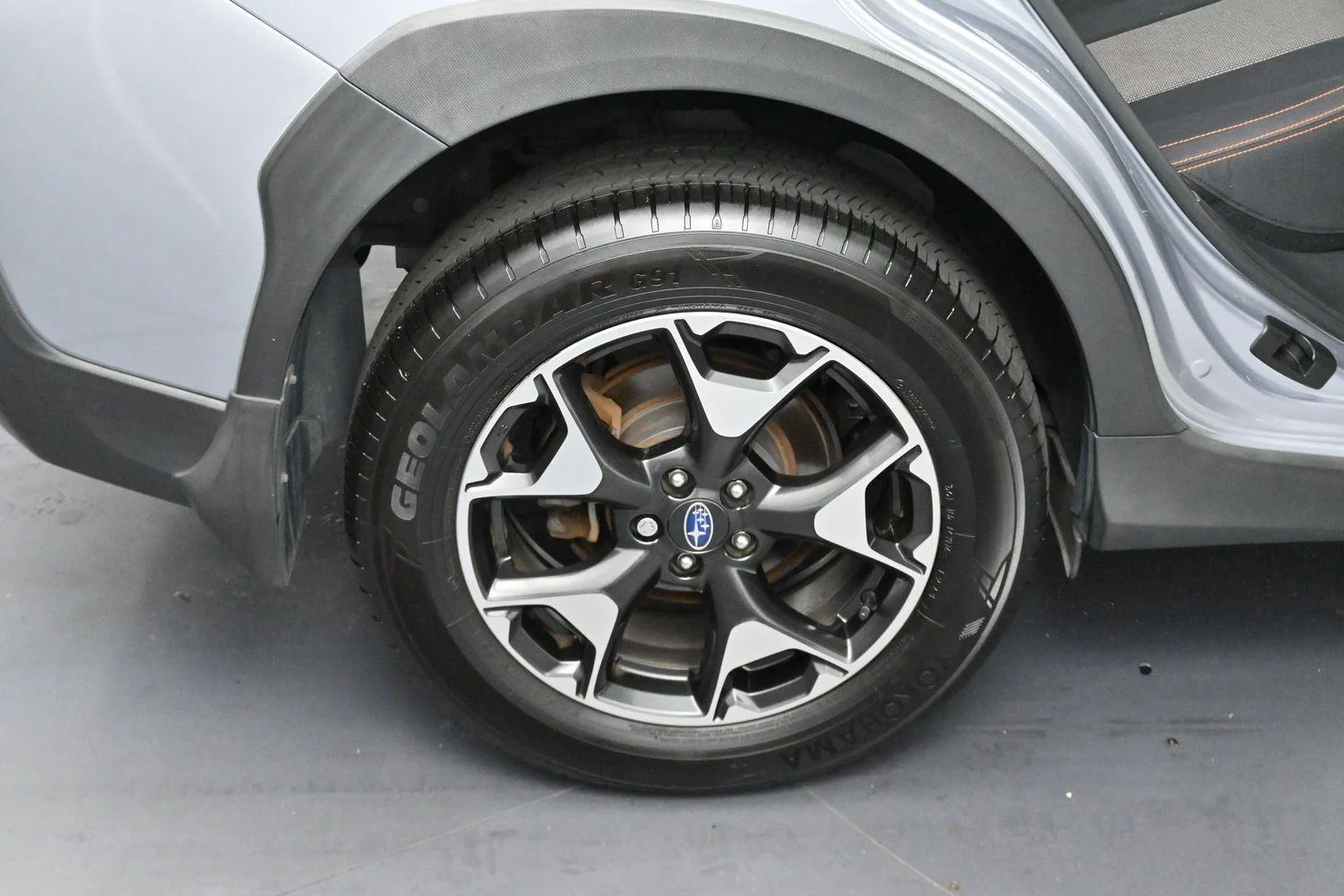 Used 2020 Ice Silver Metallic Subaru Premium image 32