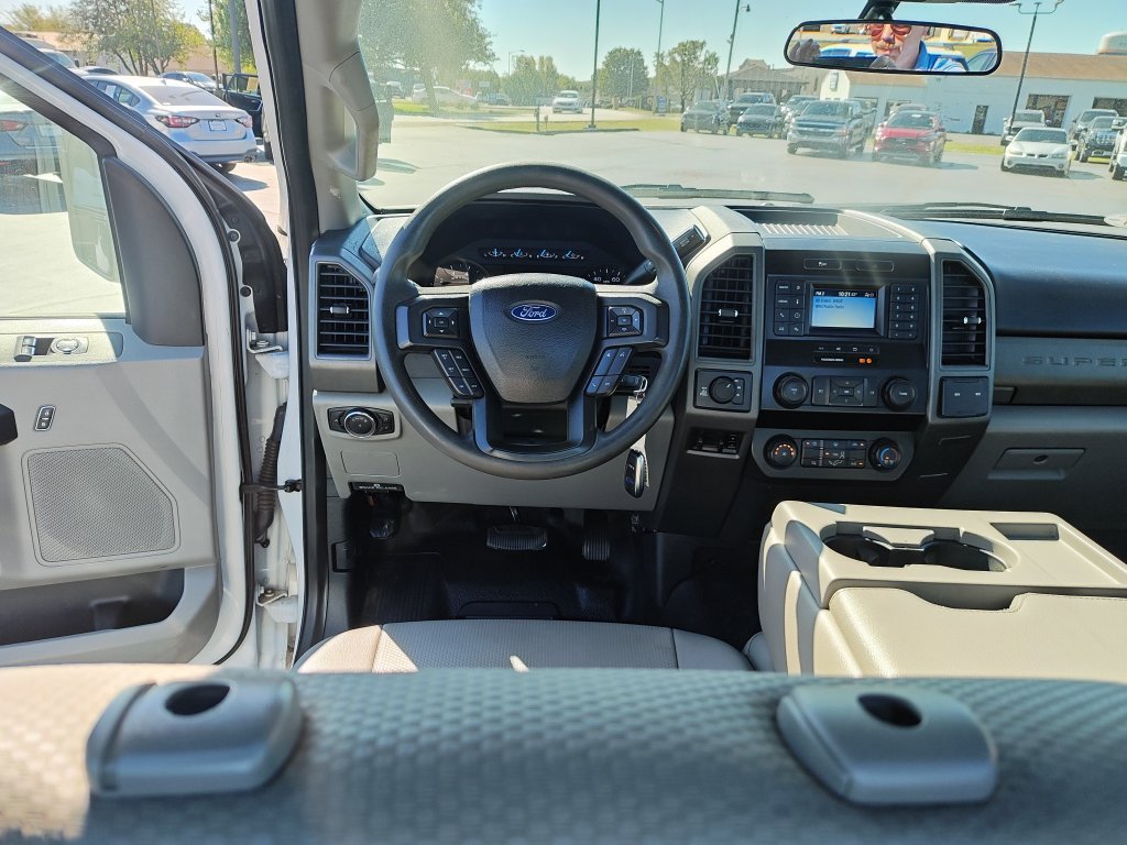 Used 2020 White Ford XL image 15
