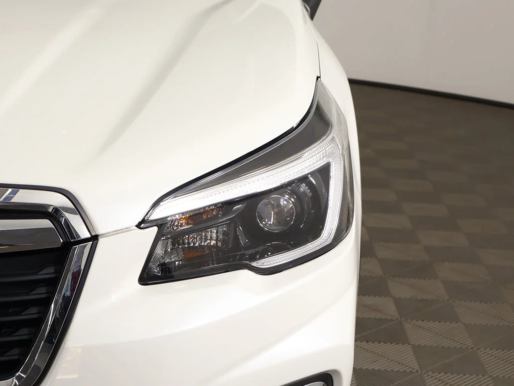 Used 2021 White Subaru Touring image 19