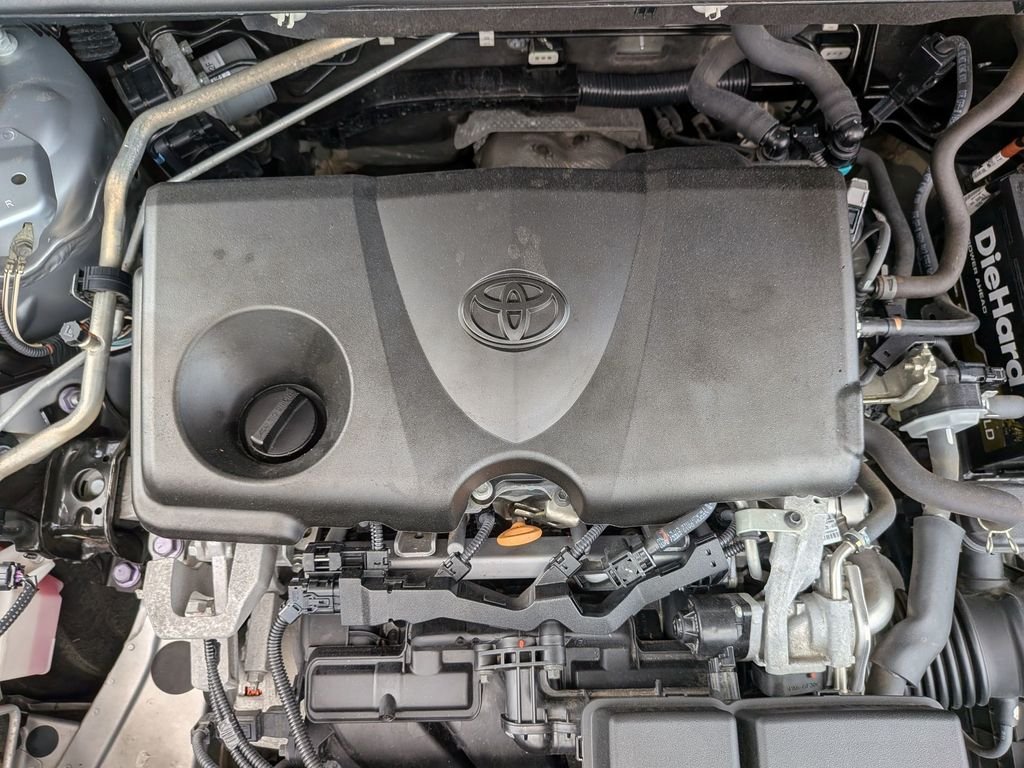 Used 2019 Silver Toyota XLE Premium image 13
