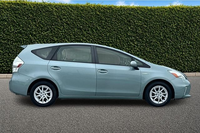 Used 2014 Beige Toyota Three image 3