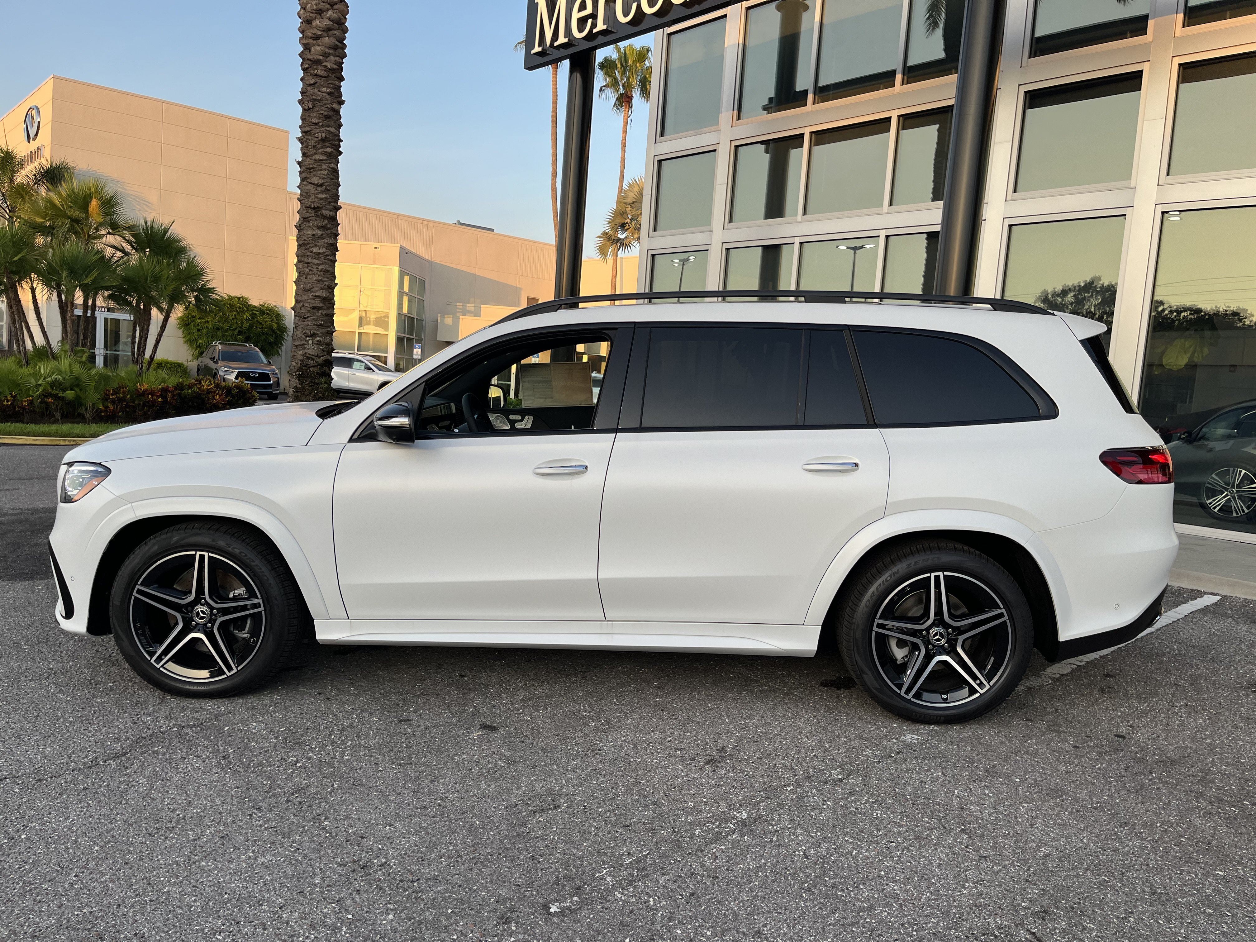 New 2026 MOONLIGHT WHITE Mercedes-Benz GLS 450 image 3
