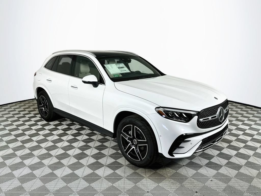 New 2027 MANUFAKTUR Moonlight White Metallic Mercedes-Benz GLC 350e image 35