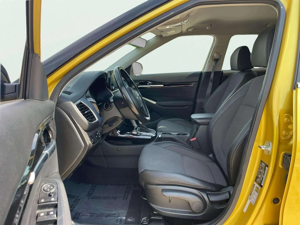 Used 2023 Starbright Yellow/Black Roof Kia S image 20